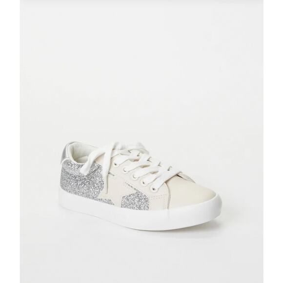FabKids Silver Glitter Star Sneakers - Size 4 - - Picture 3 of 4